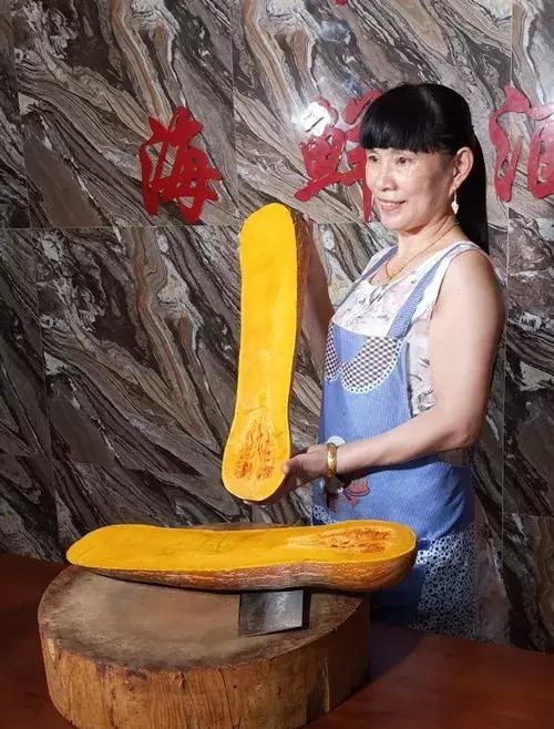 種南瓜竟然種出“麻煩”了，瓜販搶購，電視臺記者也趕來了